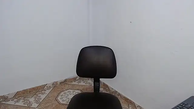 Dante_Alpha Live XXX-chat