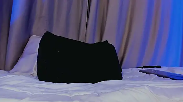 EviePhoenixのライブXXXチャット