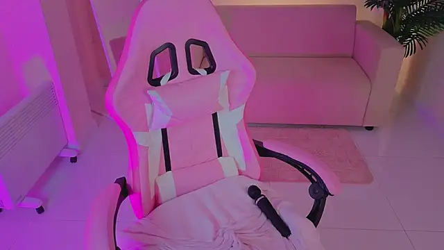 EmilyyyBridgettt's Live XXX Chat