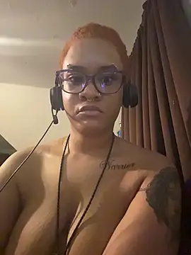 nickytheehawtie Chat XXX in diretta