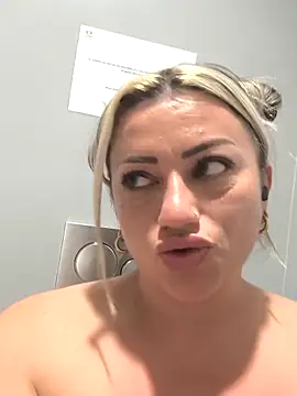 Živý XXX chat NinaRicci1518