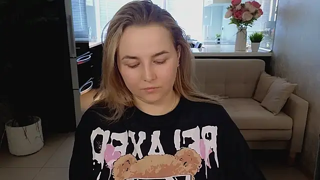 Mira_Mermayd élő XXX-chatje