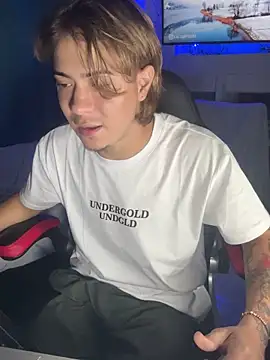 AngelLatinBoy Chat XXX in diretta