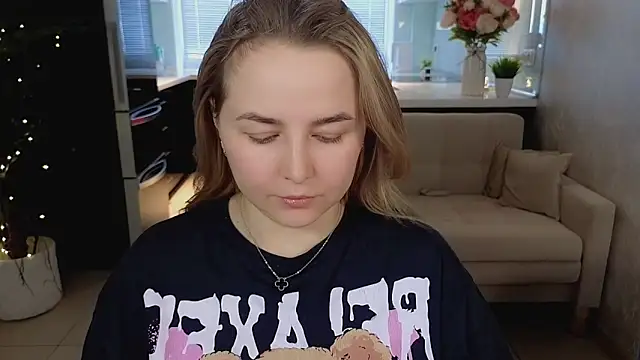 Mira_Mermayd Adlı Modelin Canlı XXX Sohbeti