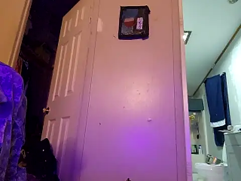 Bi_curious86 Adlı Modelin Canlı XXX Sohbeti