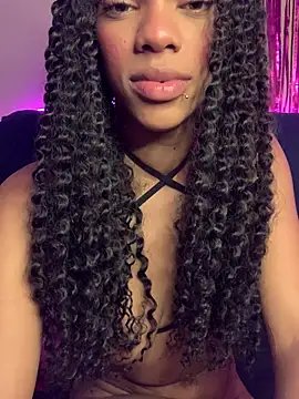 Cammgirlmii: онлайн-секс-чат