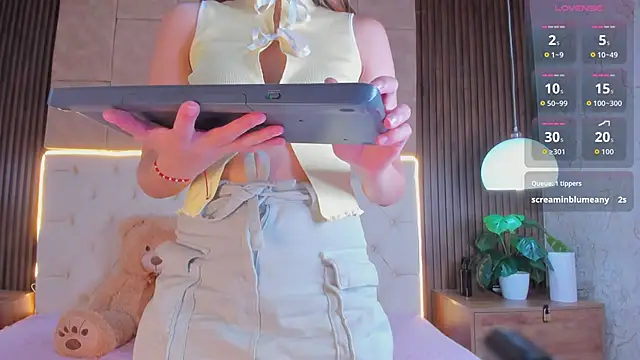 Nicole_Whittee live XXX chat