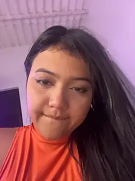 alisson_carolina73 élő XXX-chatje