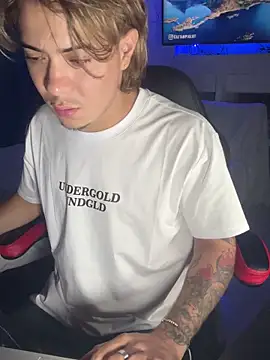 AngelLatinBoy Webcam Show