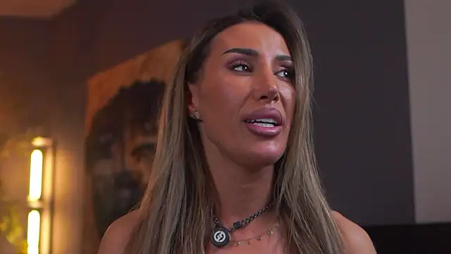 Evelyn_Evyyy: вебкам-шоу