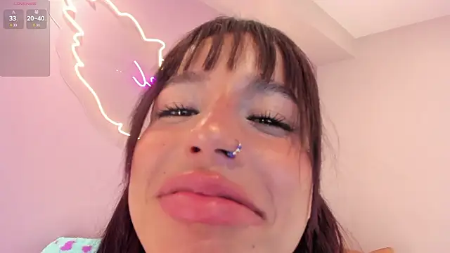 Torimonroe_ Pertunjukan Webcam