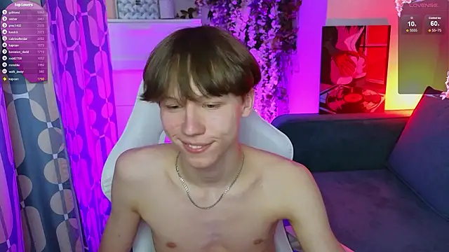 cuMte_boyのライブXXXチャット