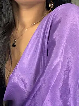 KARISHMA-STRIP: απευθείας συνομιλία ΧΧΧ