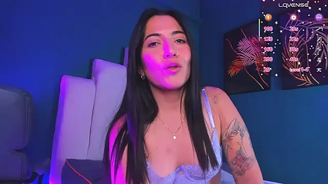 Czat XXX na żywo – Adrienne__