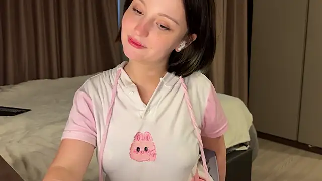 emilyy_xoxoのライブXXXチャット