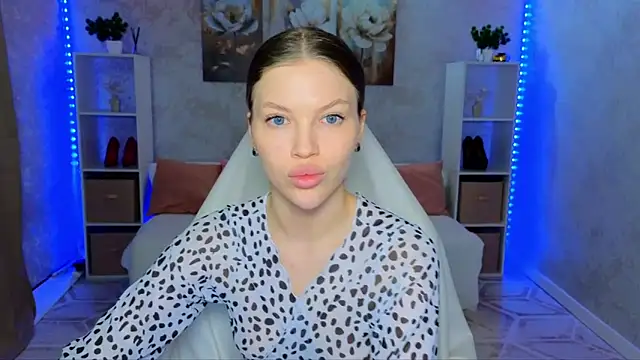 Živý XXX chat EmmyMills