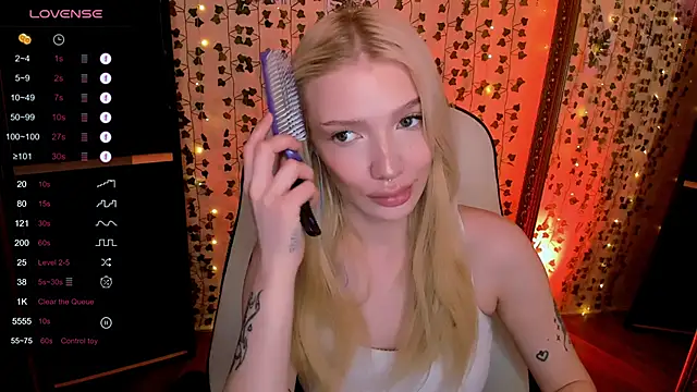 AnyaTaylor_: онлайн-секс-чат