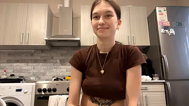 LaraDraggoo Chat XXX live