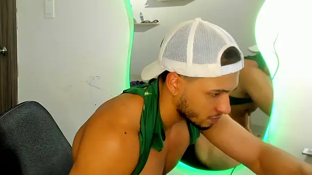 Kris_Khalifa69のライブXXXチャット