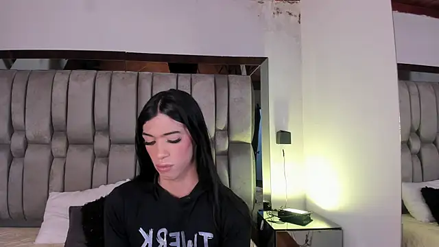 REINA_ADAHARA's Live XXX Chat