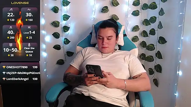 Chat +18 de Nika_1_ ao vivo