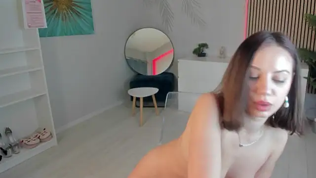 ZayaTease élő XXX-chatje