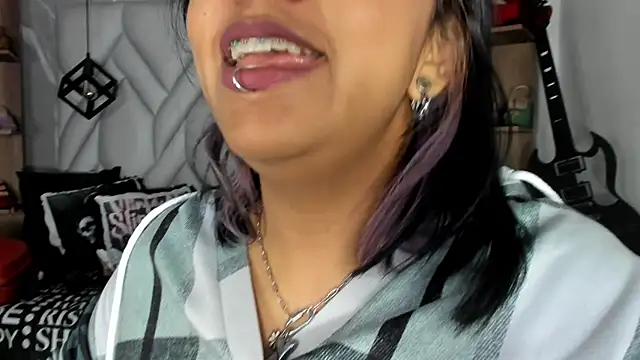 Chat +18 de MirandaHaguen ao vivo