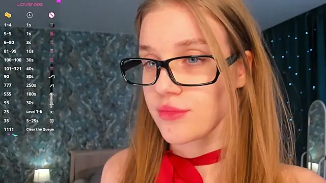 Chat XXX en directo de OdellaFrake