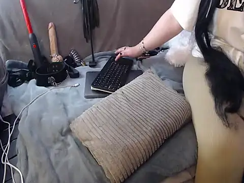 GoddessMonicaAngels Adlı Modelin Canlı XXX Sohbeti