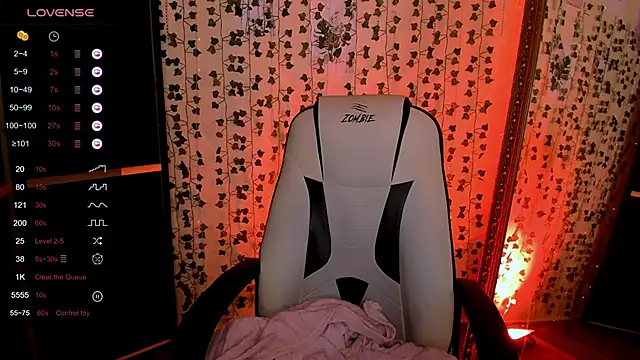 AnyaTaylor_ Live XXX-Chat