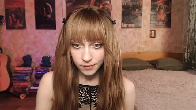 Friendly_Ellie Adlı Modelin Canlı XXX Sohbeti