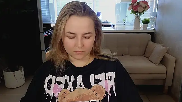 Mira_Mermayd Adlı Modelin Canlı XXX Sohbeti