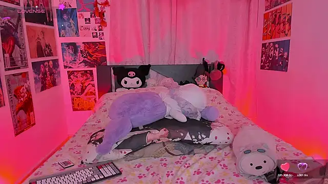 MissCurvyTop's Live XXX Chat