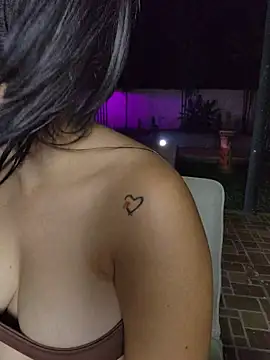 Pretty_Julietan Live XXX chat