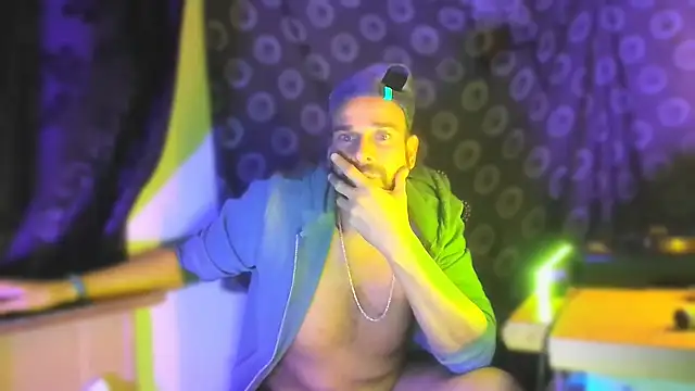 Chat XXX ao vivo de Guyst049