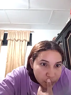 Pertunjukan Kamera Web MewRodriguez