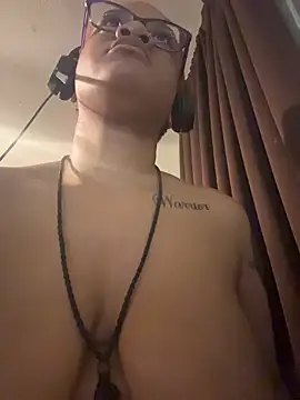 Онлайн чат XXX nickytheehawtie