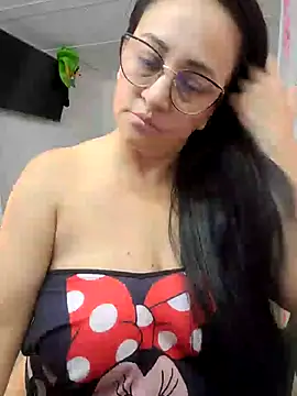 Онлайн чат XXX Ameliarizo