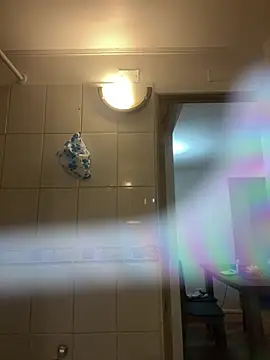 WHITEWOMEN_2's Live XXX Chat