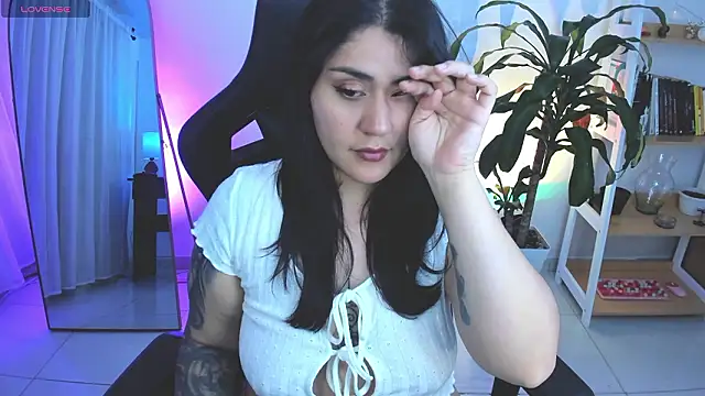 karlie02_'s Live XXX Chat