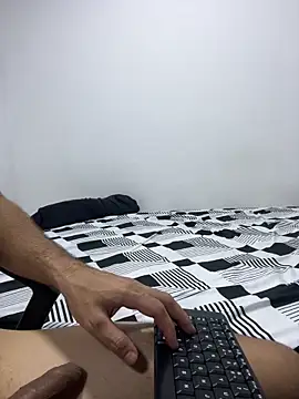 Czat XXX na żywo – pareja_curiosa19