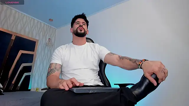 Petesevans: онлайн-секс-чат