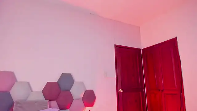 Онлайн чат XXX LaraGoldd