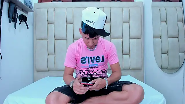 STEVEN_OS' Live XXX Chat