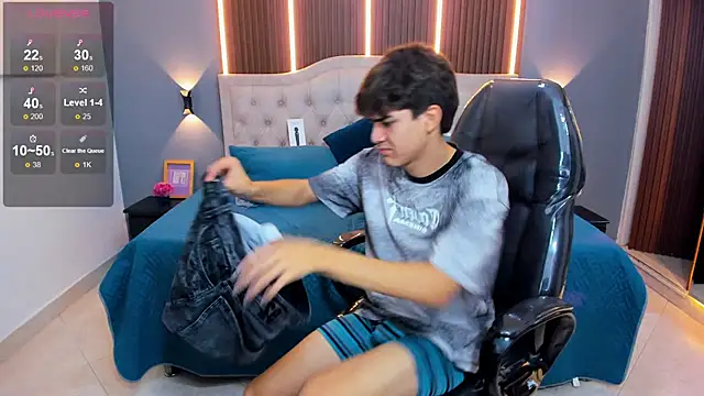 Tommy18__'s Live XXX Chat