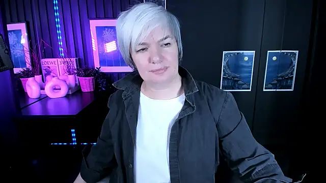 CarmenSoft Adlı Modelin Canlı XXX Sohbeti