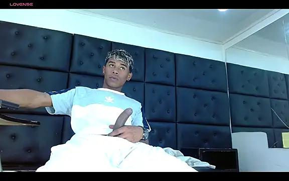 Chat XXX en directo de TonnyMarck