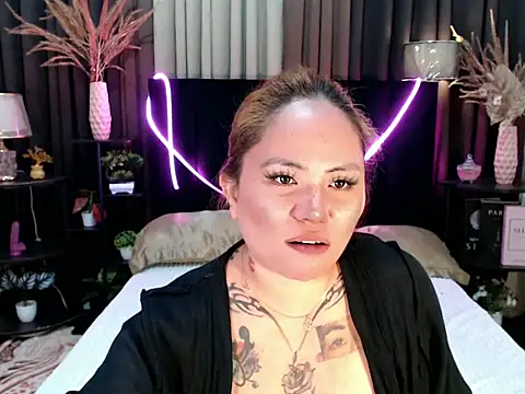 Show modela EstellaStarXxx na web-kameri