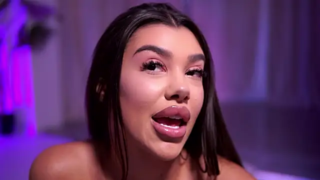 Show modela NatyDesiree na web-kameri