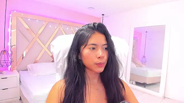 samantaa_shy Adlı Modelin Canlı XXX Sohbeti